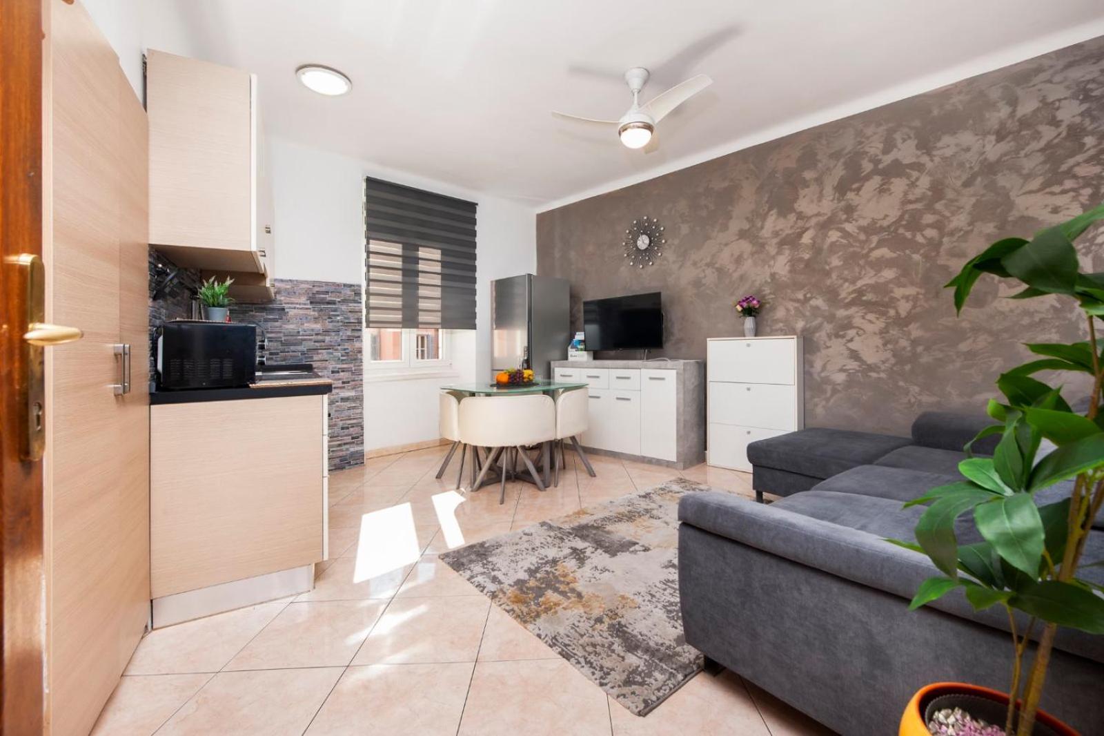 Apartment Rogic Rovinj Exterior photo